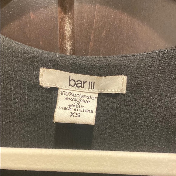 Elegant Black Sleeveless Dress - Picture 2 of 3